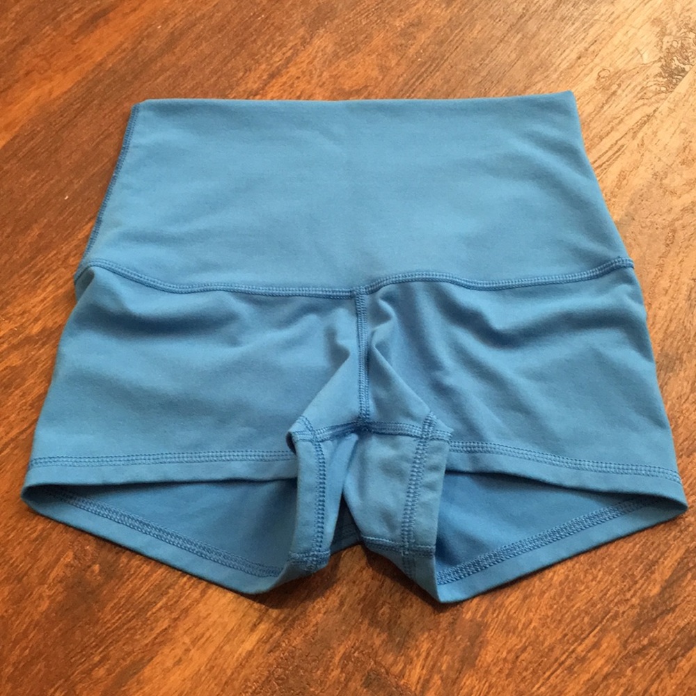 Lululemon high waisted blue boogie shorts 💙